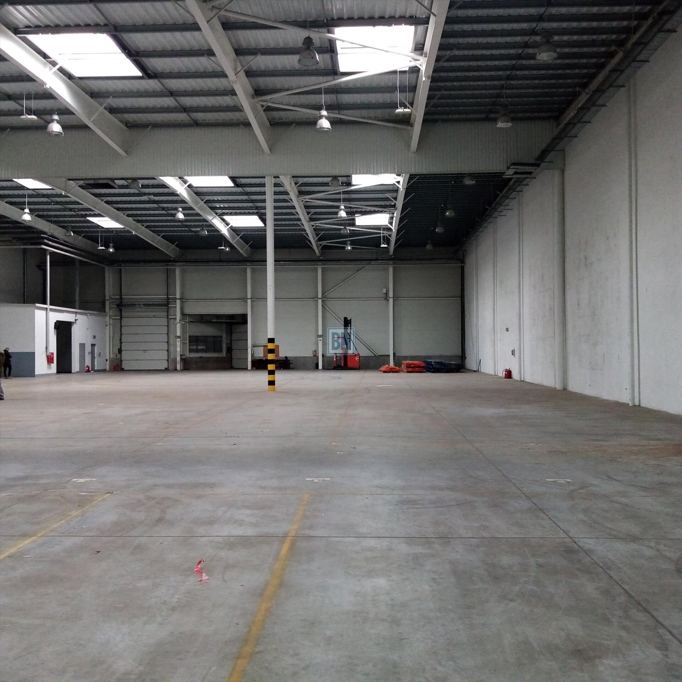 Sprzedam magazyn 7 608 m² z doskonałym położeniem w Zabrzu Zabrze  7 608m2 Foto 1