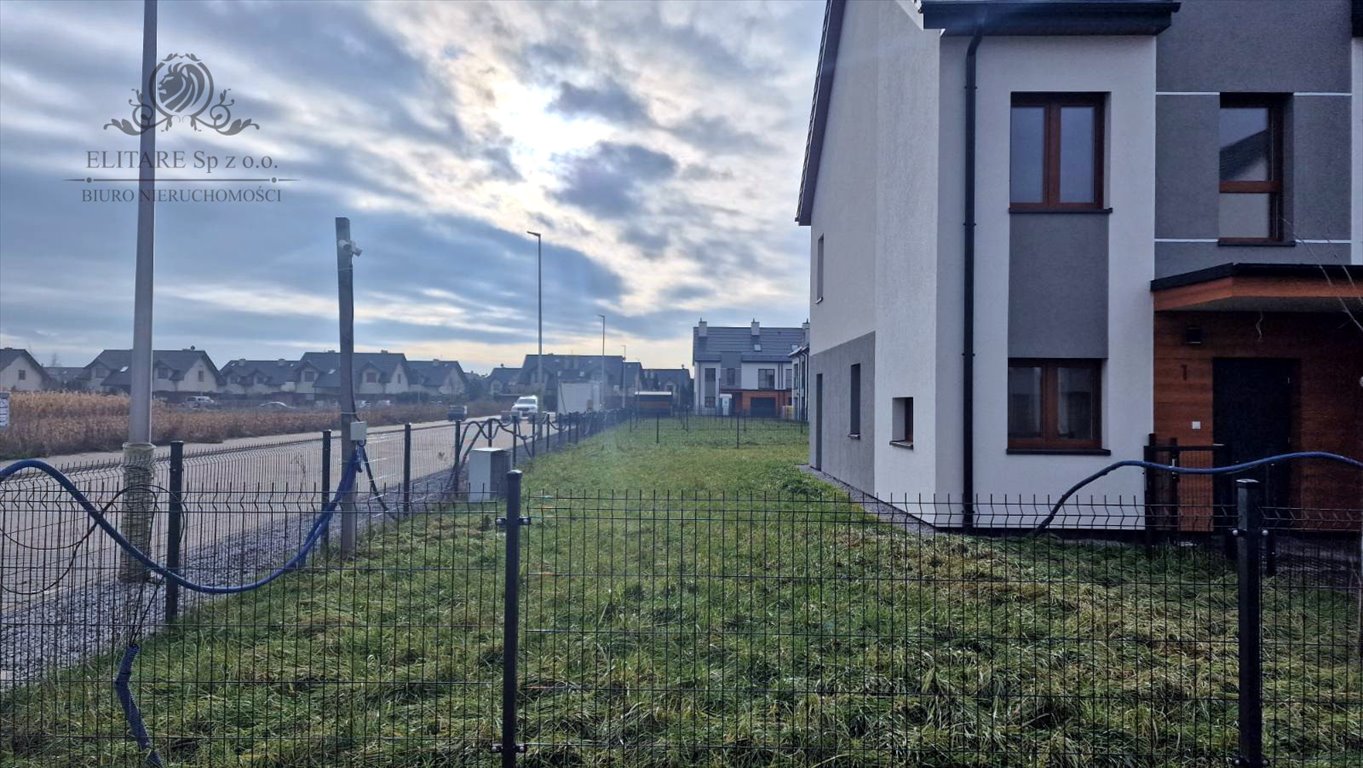 Dom w Kątach Wrocławskich z dużym ogrodem i garażem Kąty Wrocławskie, Kąty Wrocławskie  151m2 Foto 1