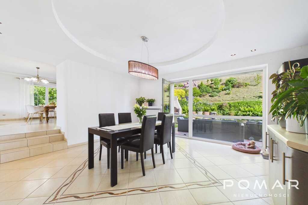 Przestronny dom 315 m² z pięknym widokiem i garażem. Gogołowa, Wiejska  315m2 Foto 1