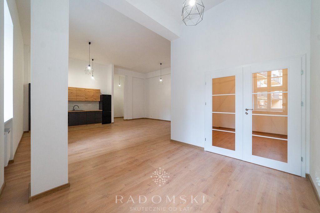 Mieszkanie dwupokojowe na sprzedaż Kalisz, Piekarska  86m2 Foto 1