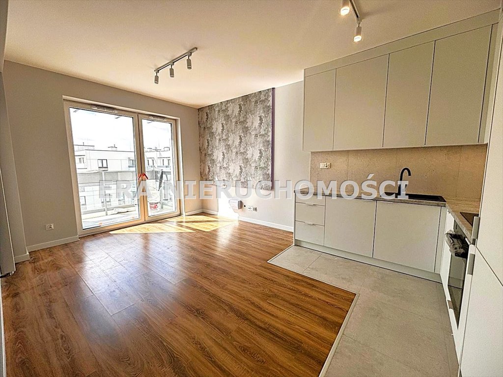 Mieszkanie trzypokojowe na sprzedaż Białystok, Centrum, Ciepła  45m2 Foto 1