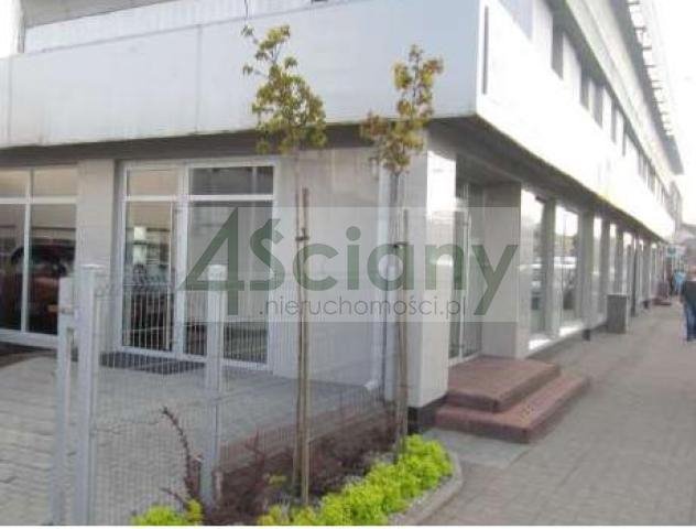 Lokal handlowy 100 m2 z dużymi witrynami i parkingiem Warszawa, Praga-Południe  100m2 Foto 1