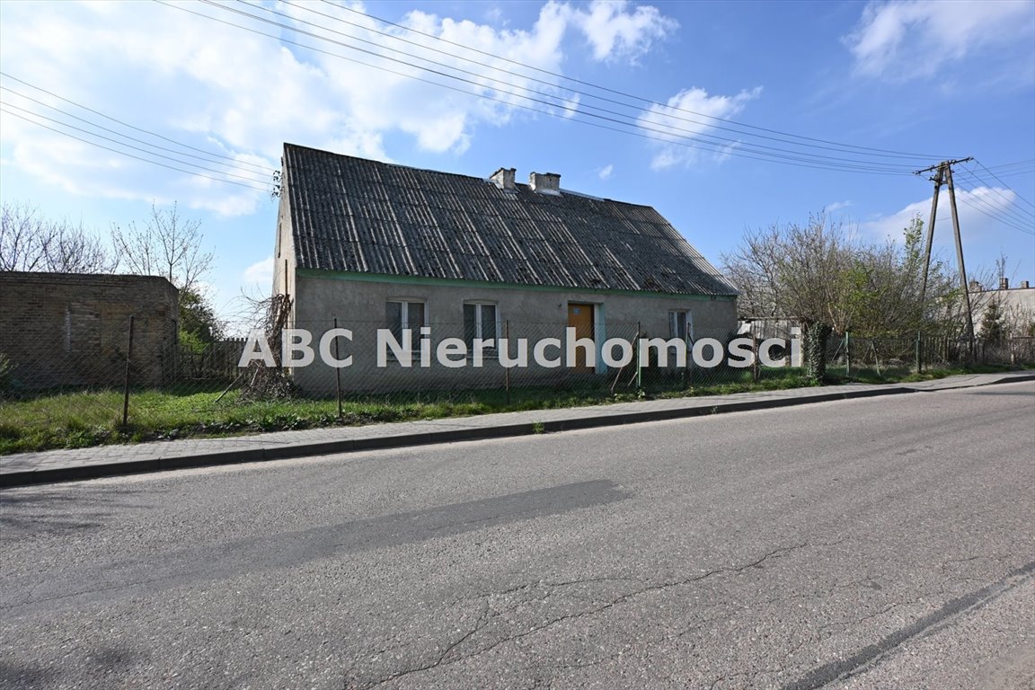 Sprzedam dom do remontu z trzema działkami w Zelgniewie Zelgniewo  100m2 Foto 1