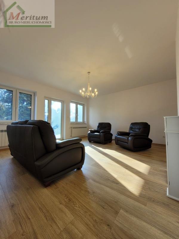 Mieszkanie trzypokojowe na sprzedaż Krosno, Krosno  147m2 Foto 1