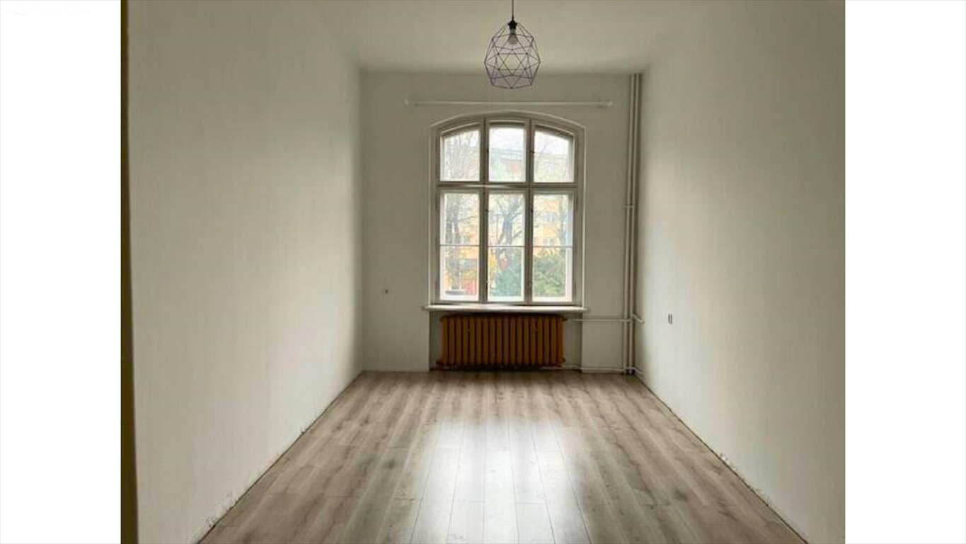 Wysokie, jasne 2 pokoje w centrum Oławy, parking Oława, 1 Maja  68m2 Foto 1