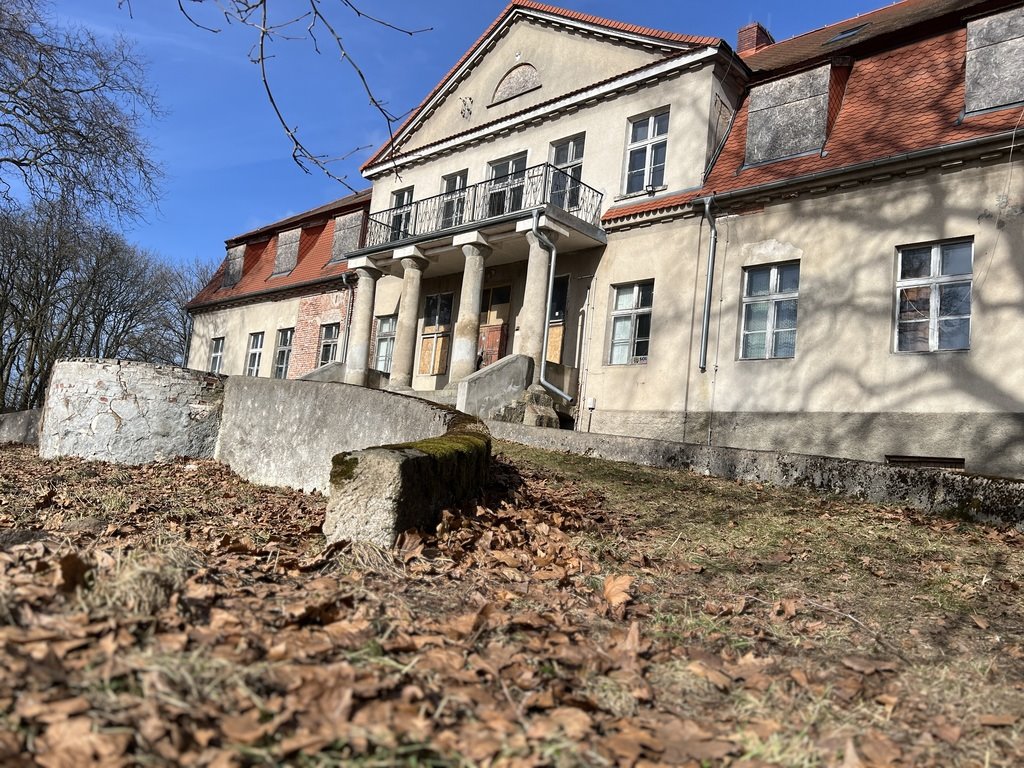 Zabytkowy pałac 846 m² z parkiem w Skórzynie - zapraszam: Skórzyno