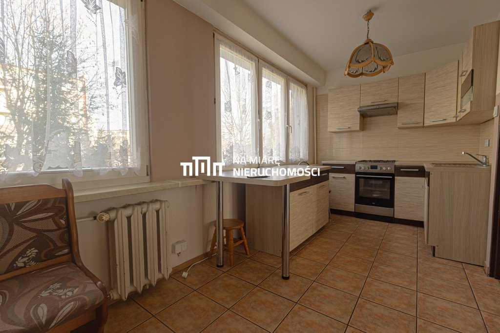 Mieszkanie trzypokojowe na sprzedaż Stalowa Wola, Obrońców Pokoju  62m2 Foto 1