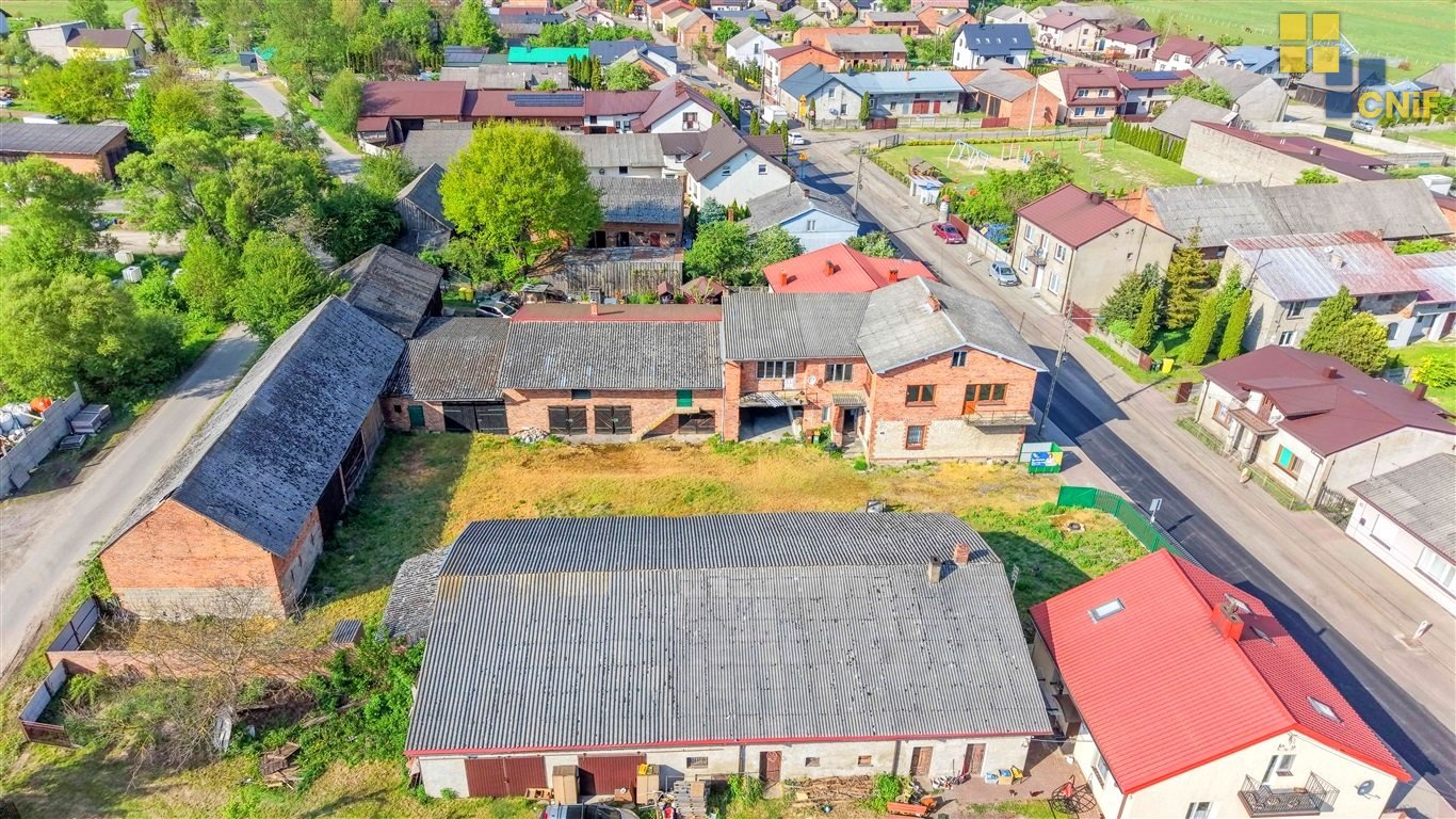 Zapraszam do obejrzenia domu z potencjałem i zabudowaniami gospodarczymi Stara Brzeźnica  220m2 Foto 1