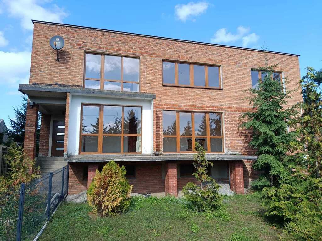 Dom 250 m² z 7 pokojami, garażem i dużą działką polecam Leźnica Mała  250m2 Foto 1