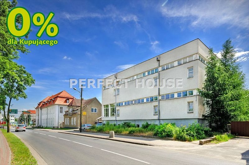 Na sprzedaż: duży lokal użytkowy 1758 m² z biurami i magazynem Gostyń  1 758m2 Foto 1