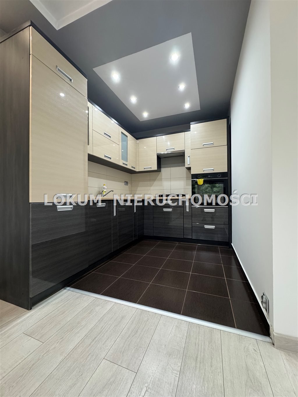 Mieszkanie 55,7 m² w Jastrzębiu-Zdroju (blisko sklepów i szkół) Jastrzębie-Zdrój, Osiedle Barbary, Jasna  56m2 Foto 1