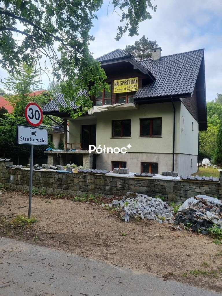 Nowoczesny dom 200 m2 z kominkiem i domkiem w Baryczy Barycz  200m2 Foto 1