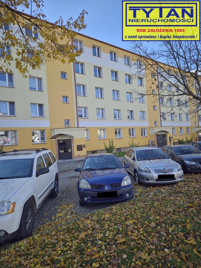 Przestronne 3-pokojowe mieszkanie 61 m2 w Łomży z parkingiem Łomża, Adama Mickiewicza  61m2 Foto 1