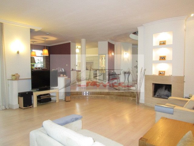 Ekskluzywny dom 280 m2 z przestronnymi wnętrzami i zieloną działką Warszawa, Bemowo  280m2 Foto 1