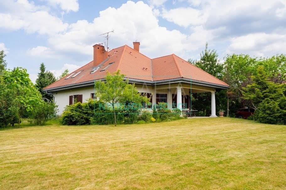 Dom na wynajem Książenice  180m2 Foto 1