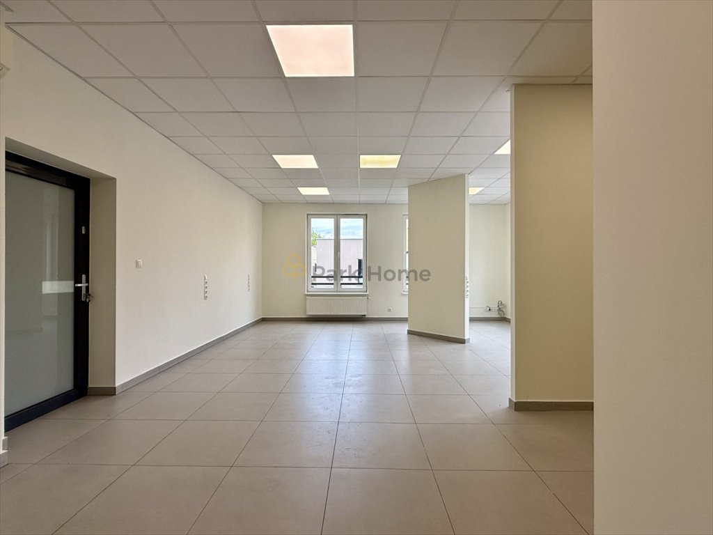 Nowoczesny lokal usługowy 55 m² w centrum Leszna - jasne i komfortowe Leszno  58m2 Foto 1