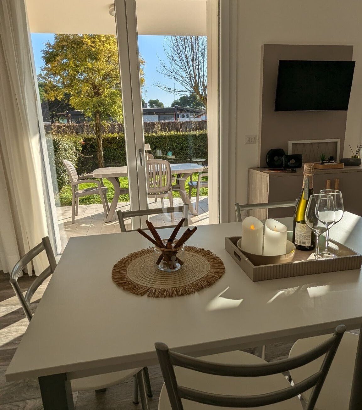 Eleganckie mieszkanie z ogrodem i basenem w Jesolo zapraszam Włochy, Jesolo Lido  53m2 Foto 1