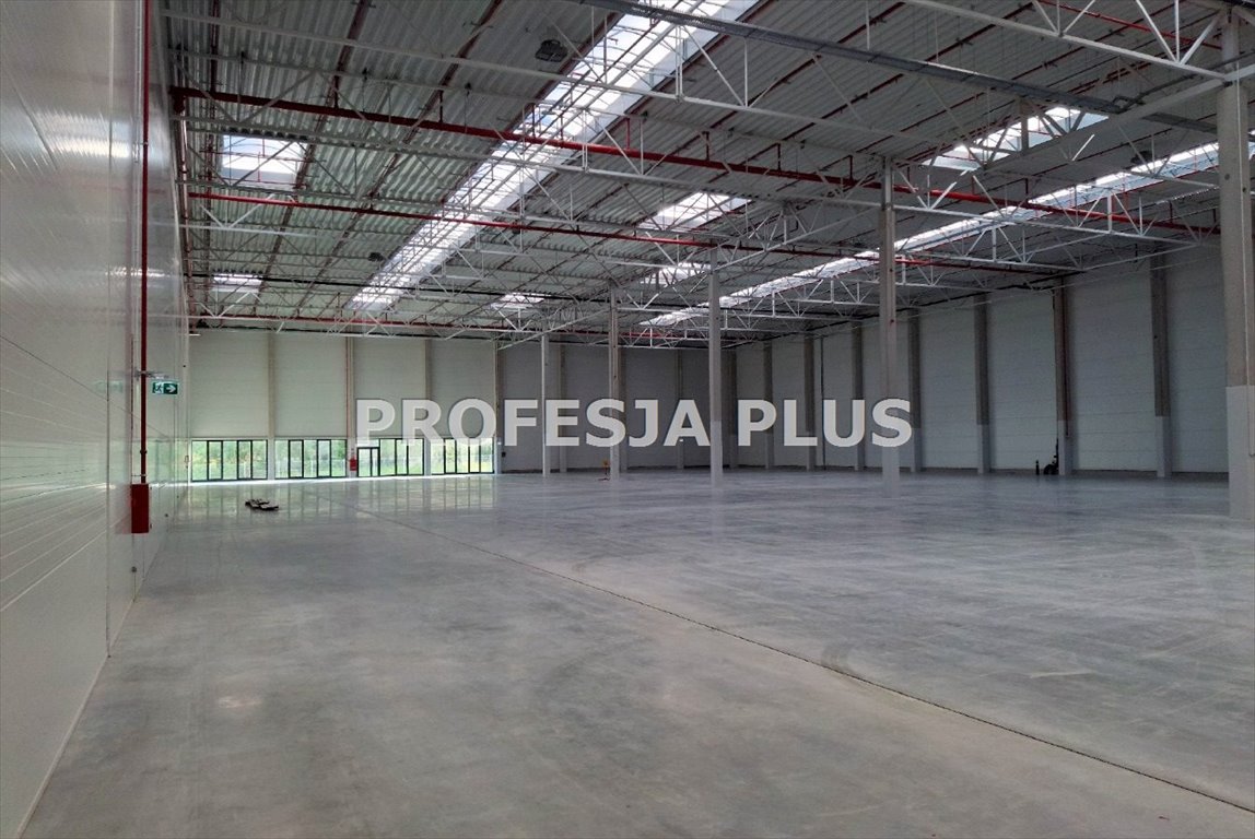 Magazyn 3400 m2 z fotowoltaiką i dokami w Zabrzu Zabrze  3 400m2 Foto 1