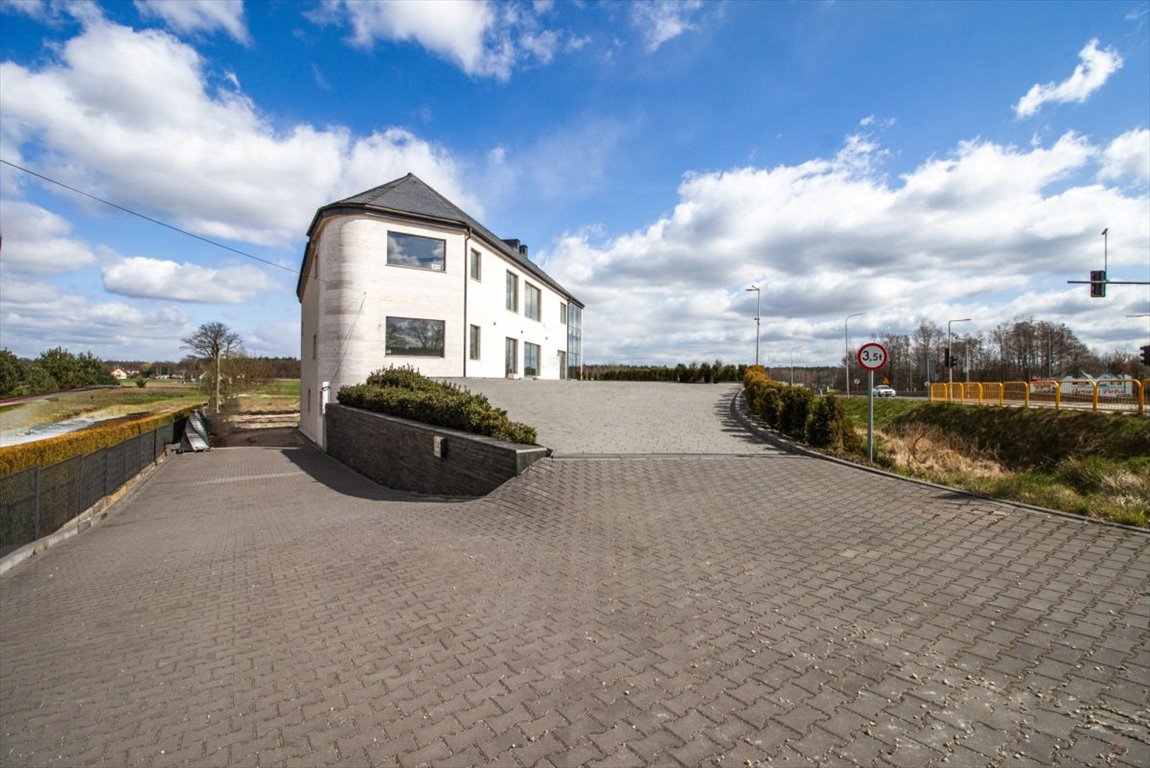 Lokal użytkowy na wynajem Kobiór  494m2 Foto 1