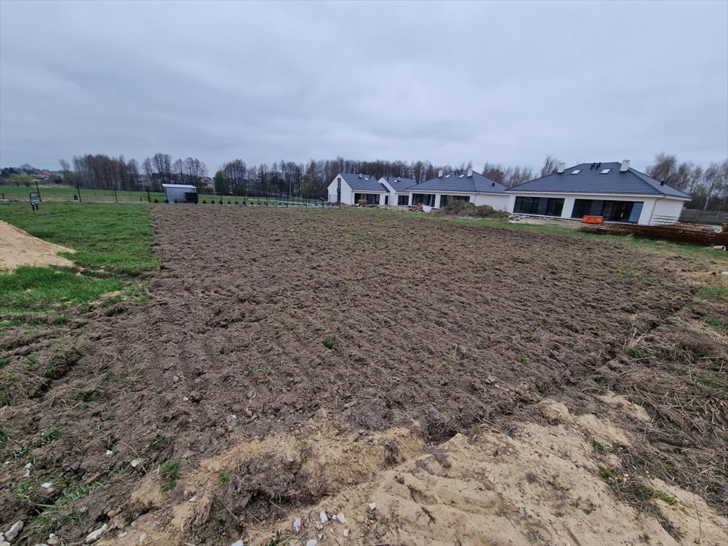 Działka pod dom i usługi, plan wodociąg od 2026 r. Kalisz, Piwonice-Zachód  774m2 Foto 1