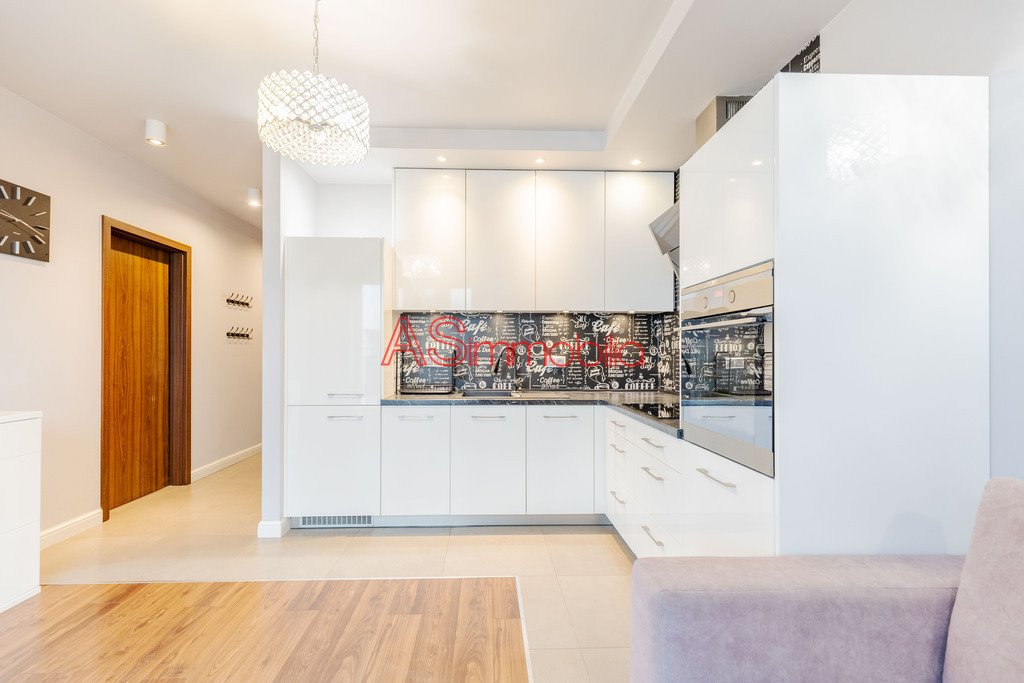 Polecam funkcjonalne 2-pokojowe mieszkanie 39 m² z loggią i garażem w Warszawie Warszawa, Targówek, Zamkowa  39m2 Foto 1