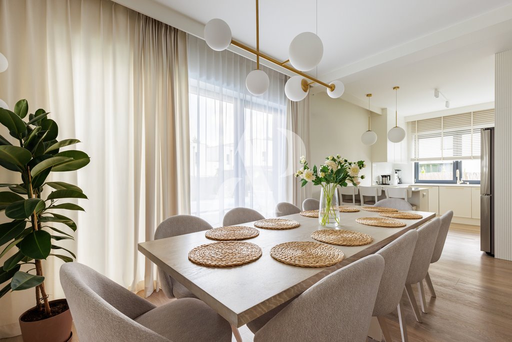 Dom na wynajem Bobrowiec  181m2 Foto 1