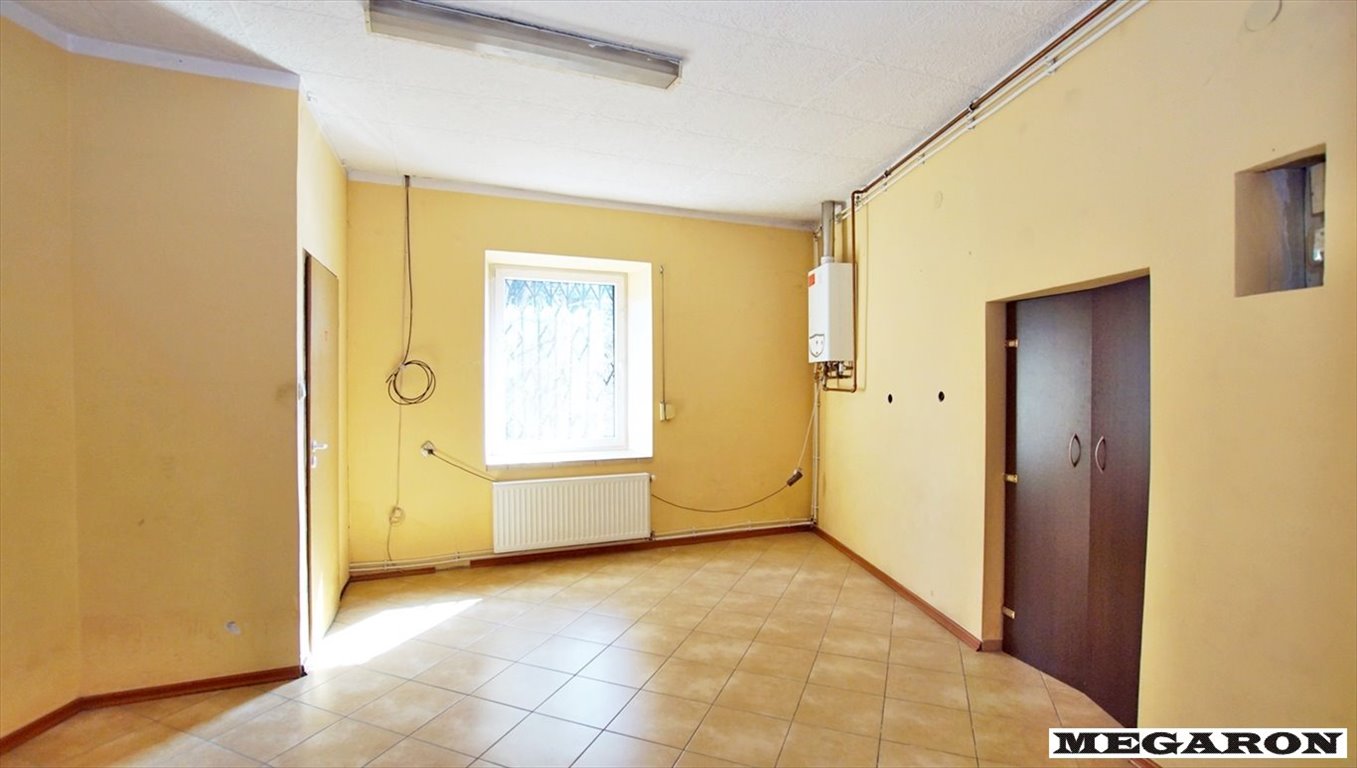 Lokal użytkowy 120 m2 przy głównej ulicy, parking, duży ruch Częstochowa, Śródmieście  120m2 Foto 1