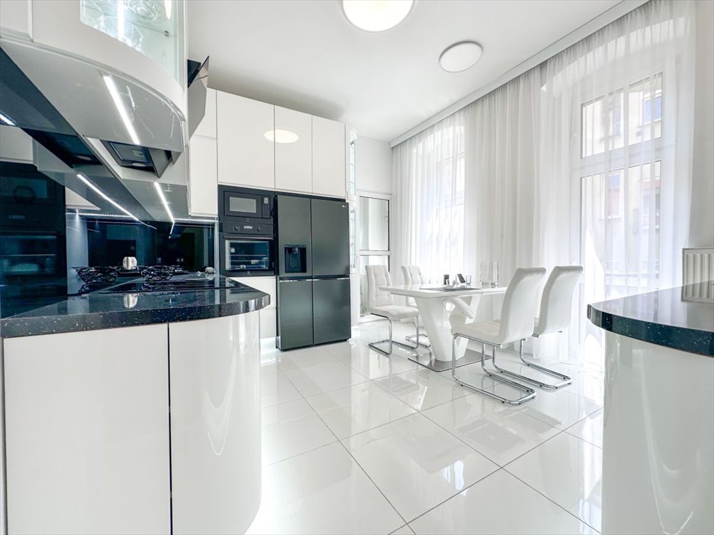 Przestronny 144 m² apartament z balkonami w centrum Katowic - polecam! Katowice, Śródmieście, Wita Stwosza  144m2 Foto 1