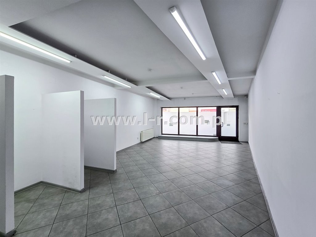 Lokal 60 m2 z witryną na sklep lub biuro w centrum Wodzisław Śląski  60m2 Foto 1