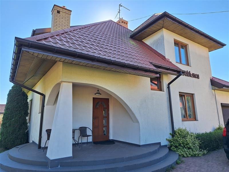 Dom nad morzem w Dąbkach z 6 pokojami na wynajem Dąbki, Spokojna  154m2 Foto 1