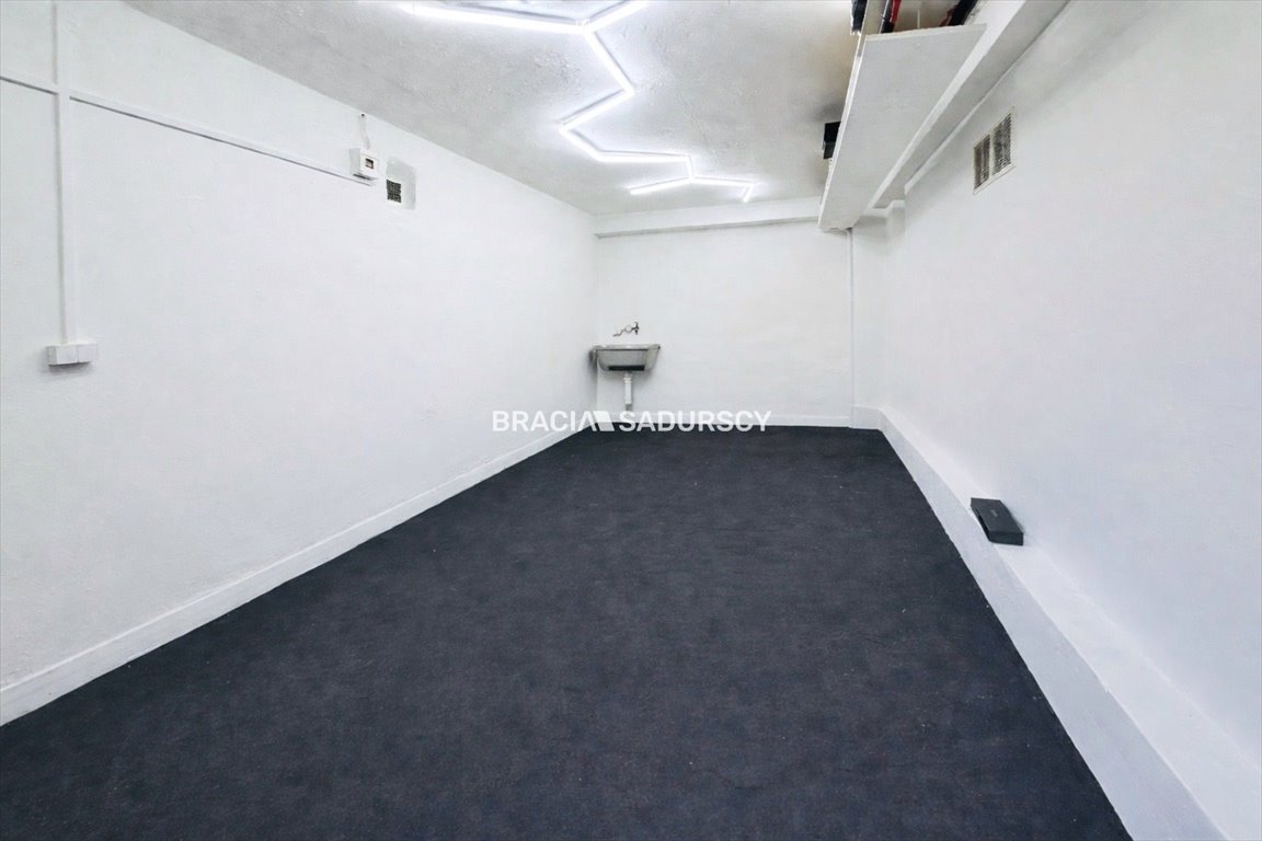 Garaż murowany z wodą i prądem, 16,5 m2, Grzegórzki Kraków, Grzegórzki, Grzegórzki, Aleja Pokoju  15m2 Foto 1