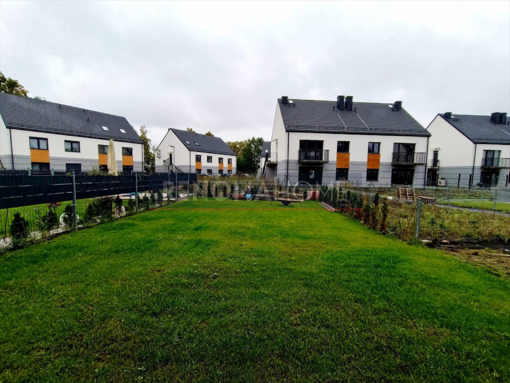 Mieszkanie trzypokojowe na sprzedaż Żurawiniec  72m2 Foto 1