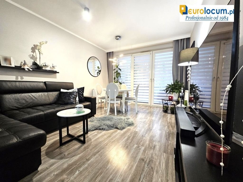 Mieszkanie dwupokojowe na sprzedaż Cedzyna, Cedzyna  56m2 Foto 1