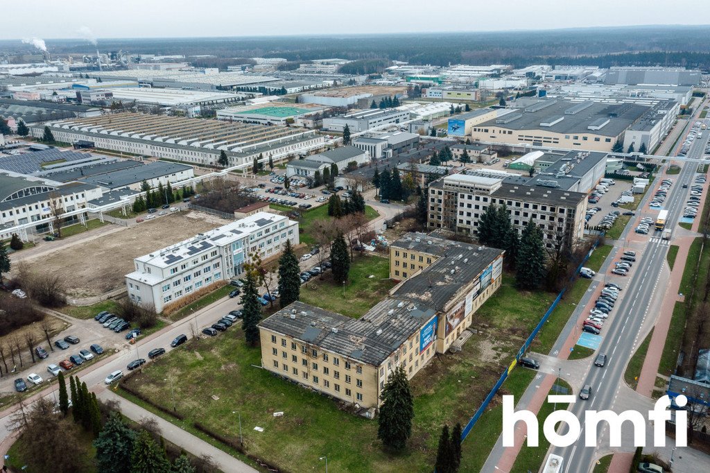 Potencjał inwestycyjny: duży budynek biurowy 4 669 m² polecam! Mielec, Wojska Polskiego  4 669m2 Foto 1