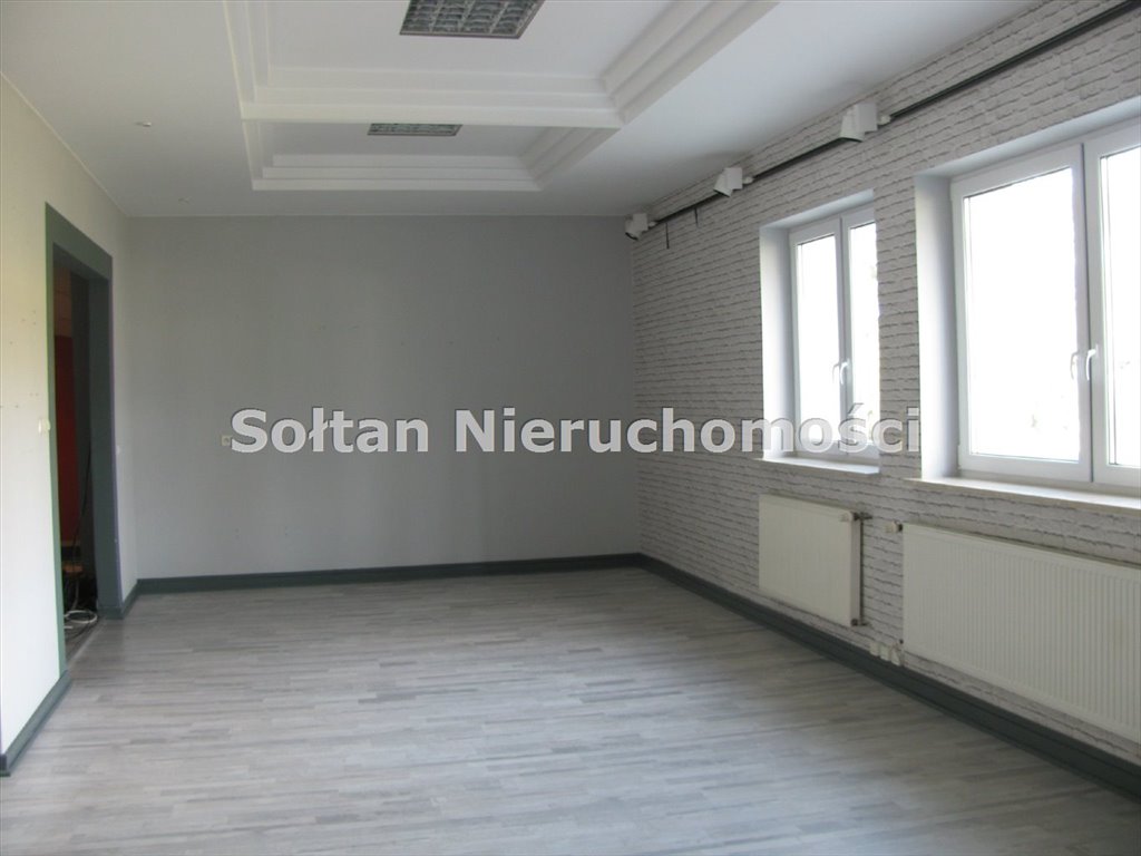 Lokal użytkowy 369 m² (parking, wysokie sufity) w Sulejówku Sulejówek, Miodowa  369m2 Foto 1