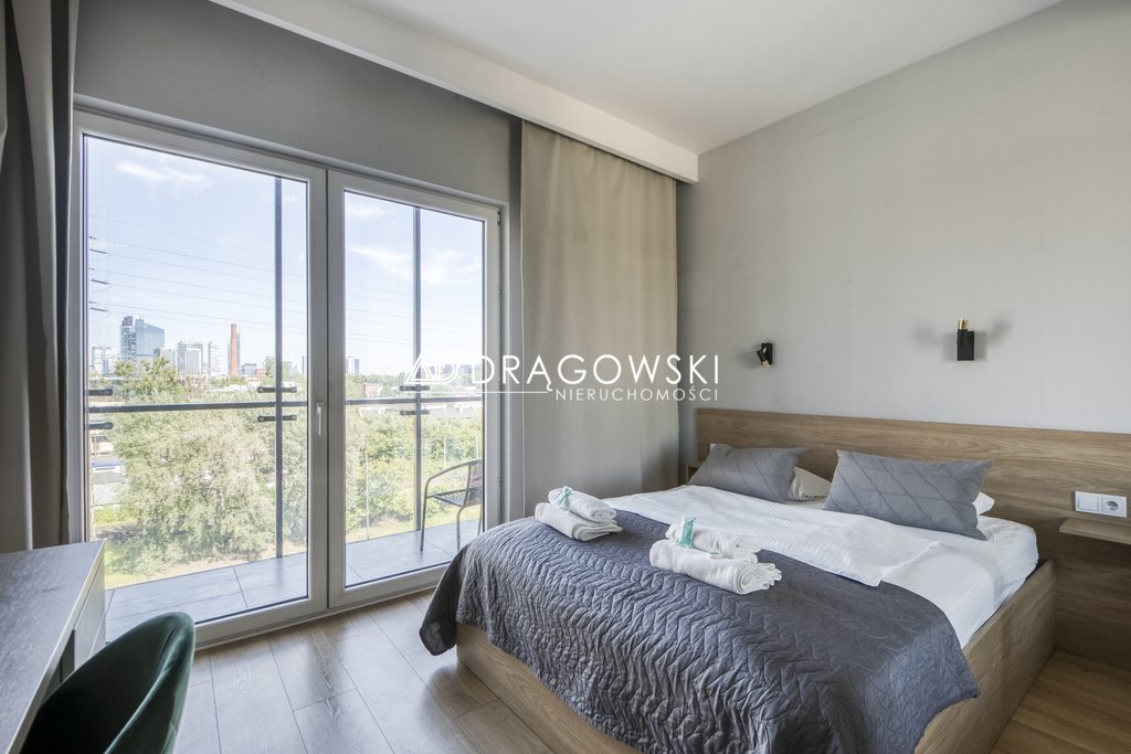 Inwestycyjne mieszkanie na Woli z balkonem i pełnym wyposażeniem Warszawa, Wola, al. Prymasa Tysiąclecia  21m2 Foto 1