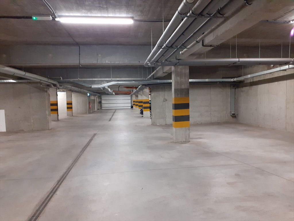 Garaż w centrum Zabrza, hala, 12,5 m2, wynajem lub zakup Zabrze, Centrum, Majnusza 4  13m2 Foto 1