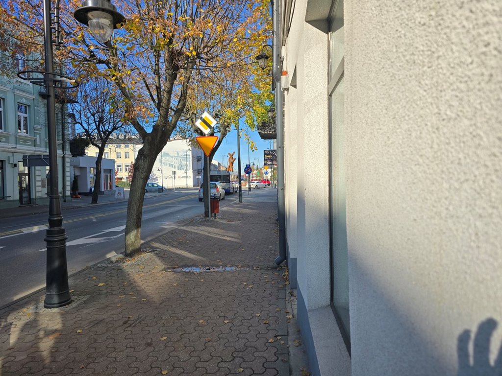 Lokal usługowy 55 m2 z dużymi reklamami, parkingiem Zduńska Wola, Łaska  65m2 Foto 1