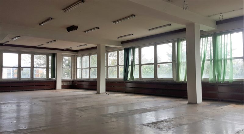 Duży lokal 767 m2 z widokiem na Odrę, wymaga remontu Opole, pl. Józefa Piłsudskiego  768m2 Foto 1