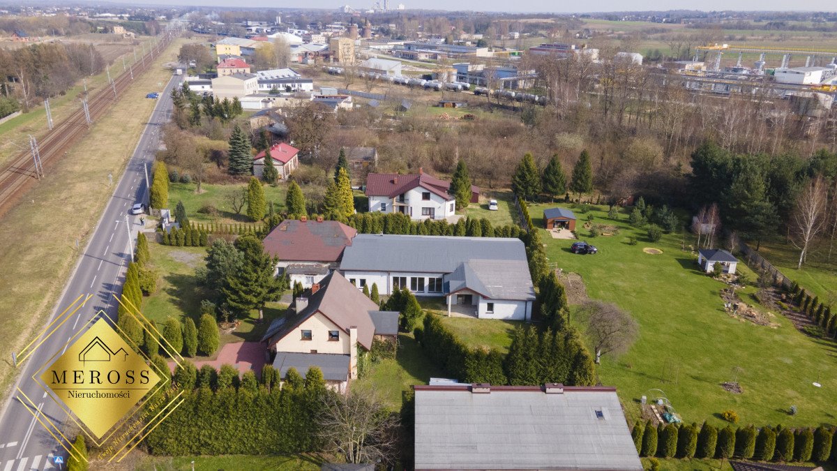 Sprzedam obiekt komercyjny 393 m² z potencjałem na salę weselną Rędziny  393m2 Foto 1