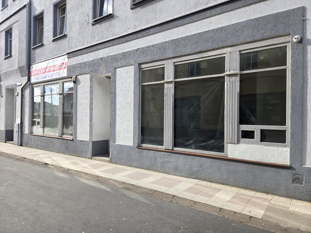 Na wynajem przestronny lokal handlowo-usługowy 170 m² w Rawiczu Rawicz, 17 Stycznia 1  170m2 Foto 1