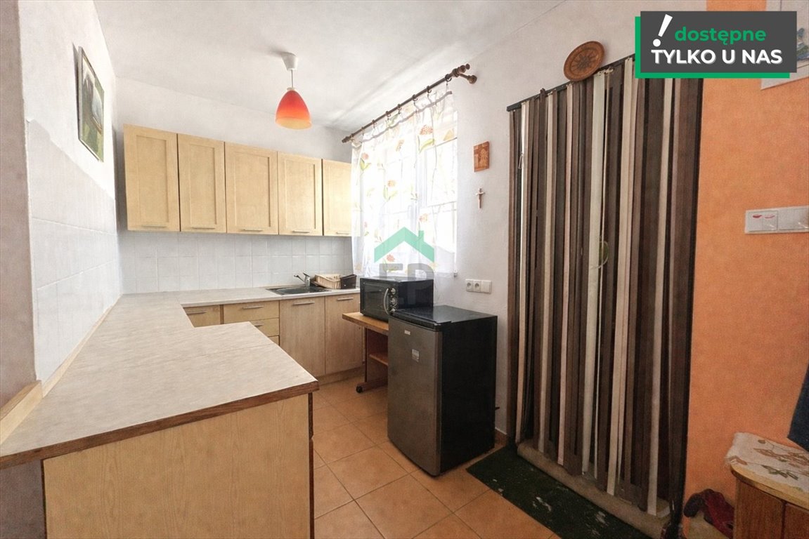Kameralny dom z dużą działką 1140 m², 2 pokoje, 2017 Poczesna  48m2 Foto 1