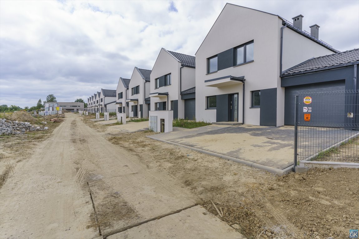 Zapraszam do obejrzenia nowoczesnego domu 135 m² w Siemianowicach Siemianowice Śląskie, Pszczelnik, Pole golfowe  135m2 Foto 1