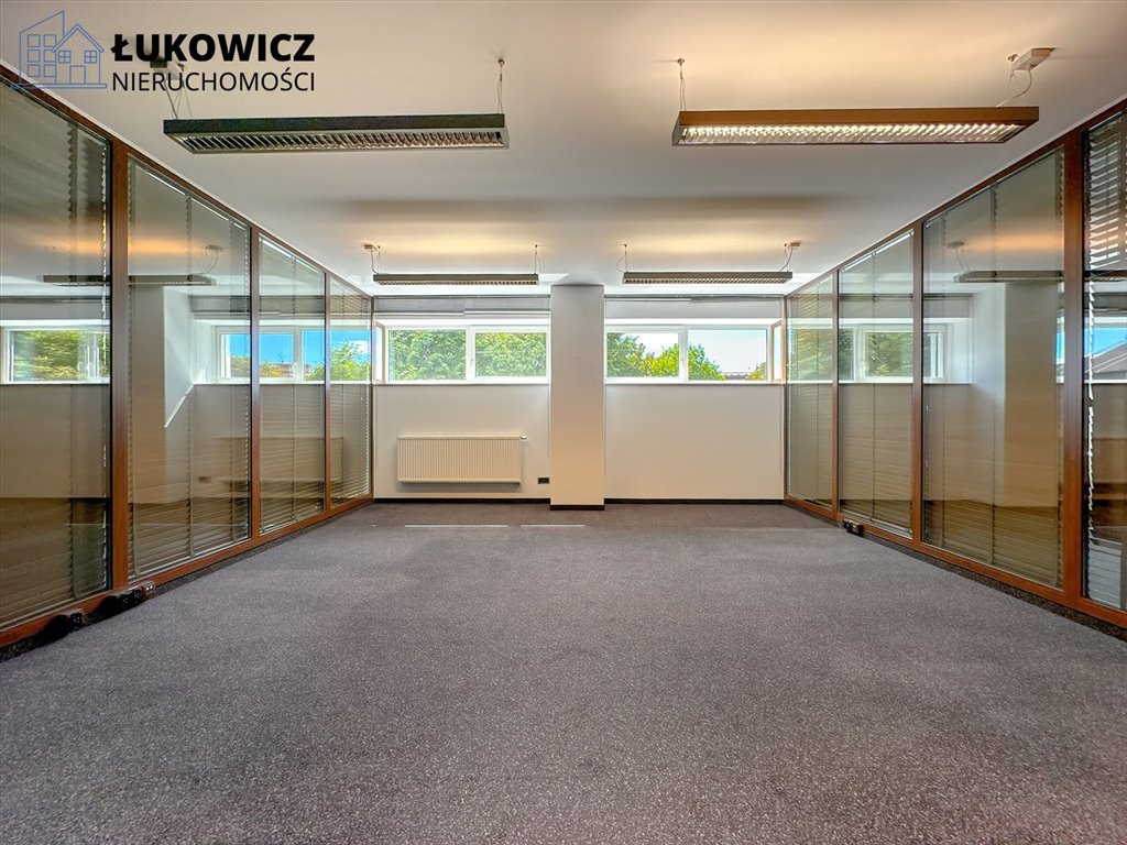 Nowoczesny lokal 250 m² z salą konferencyjną w Bielsku-Bała Bielsko-Biała, Osiedle Karpackie  200m2 Foto 1