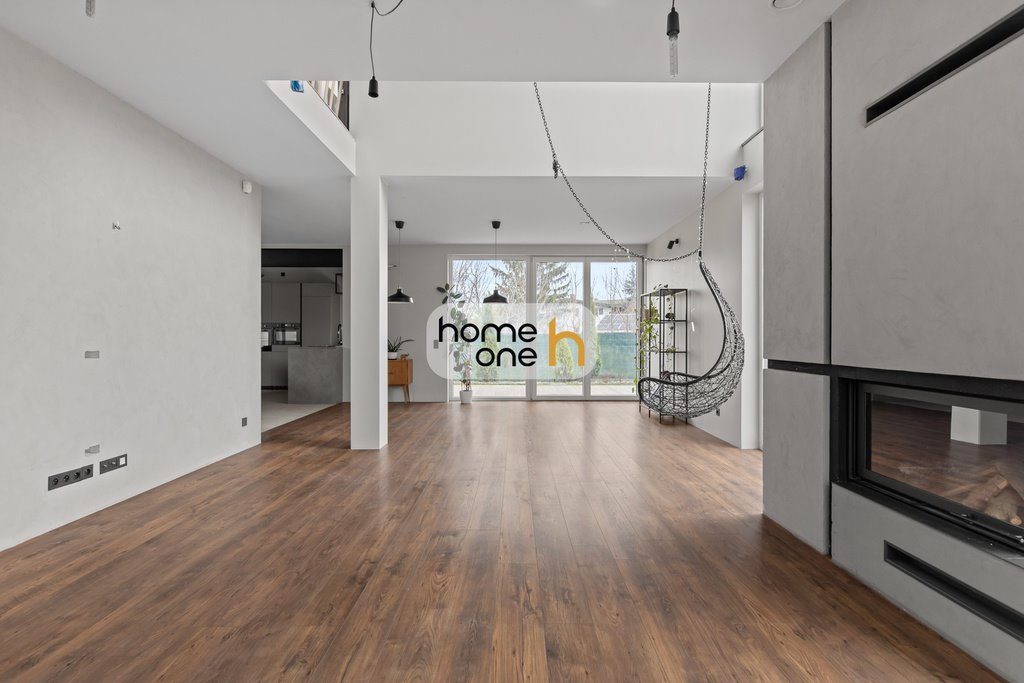 Nowoczesny dom 210 m2 z ogrodem japońskim i panelami fotowoltaicznymi Warszawa, Wilanów  210m2 Foto 1