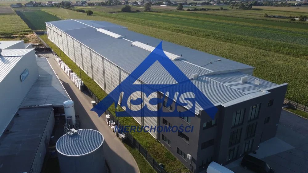 Nowa hala magazynowa 770 m² z biurem, wysoki sufit: Wieruchów