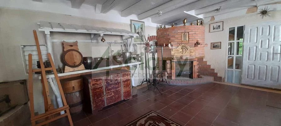 Przestronny pensjonat z 4 budynkami i ogrodem w Prsilityach Praslity  450m2 Foto 1