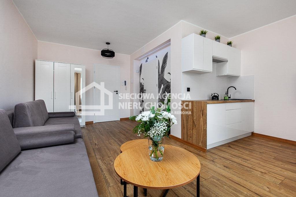 Na wynajem przytulna kawalerka 27 m² z balkonem w Gdyni Gdynia, Wzgórze Św. Maksymiliana, Cypriana Kamila Norwida  27m2 Foto 1