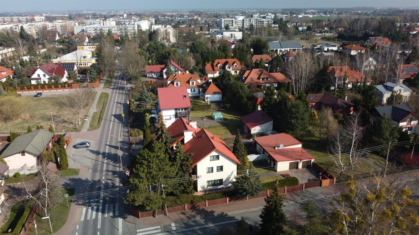 Przestronny dom bliźniak z ogrodem i garażem w centrum Błonia Błonie, Centrum  182m2 Foto 1