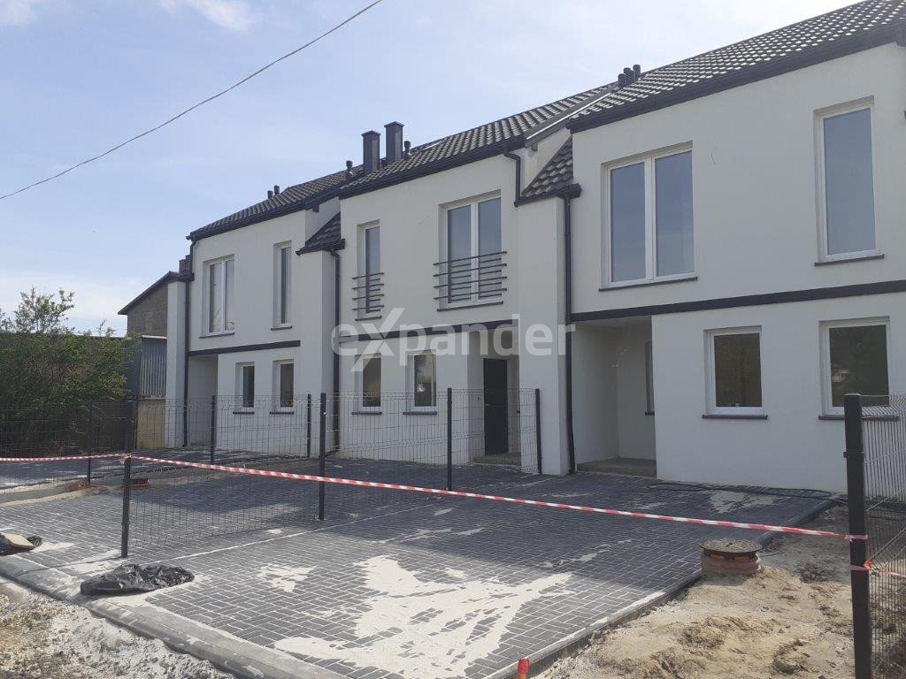 Nowoczesny dom szeregowy 73m2 z dużym ogrodem, stan deweloperski Częstochowa, Stradom  73m2 Foto 1